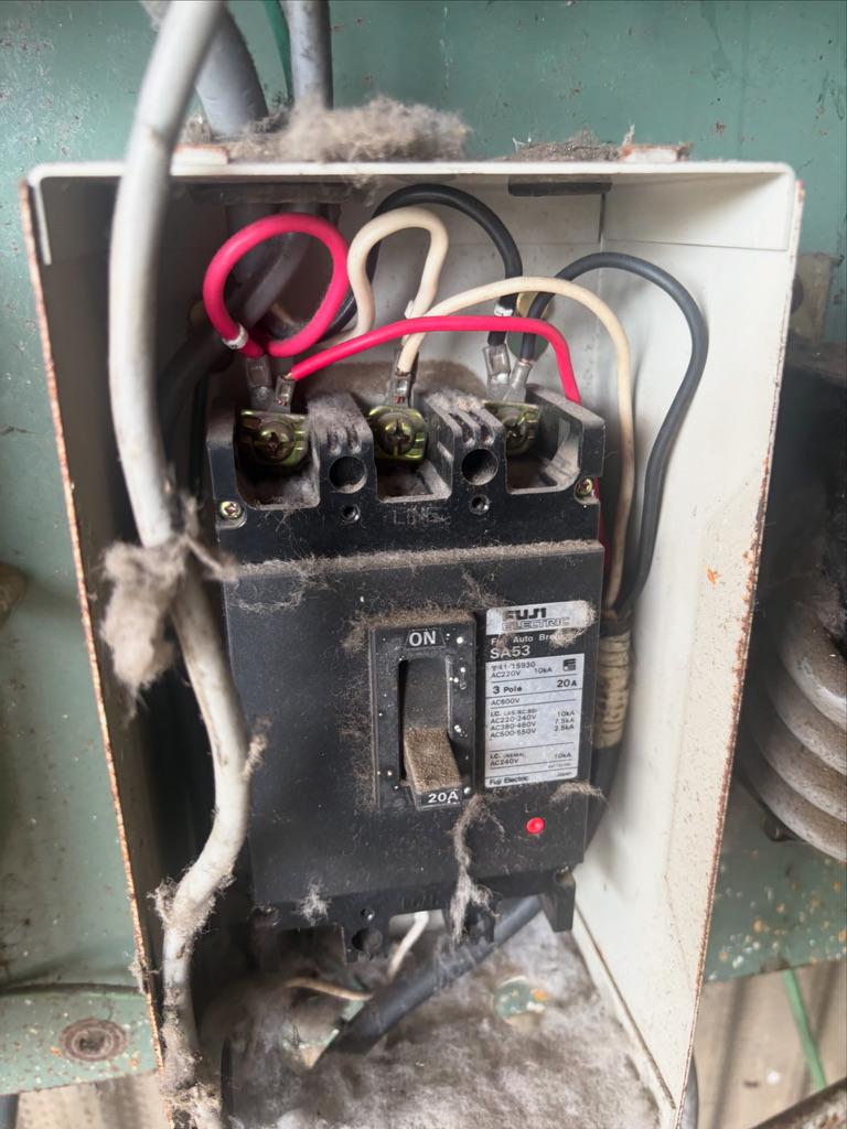 漏電遮断器の撤去