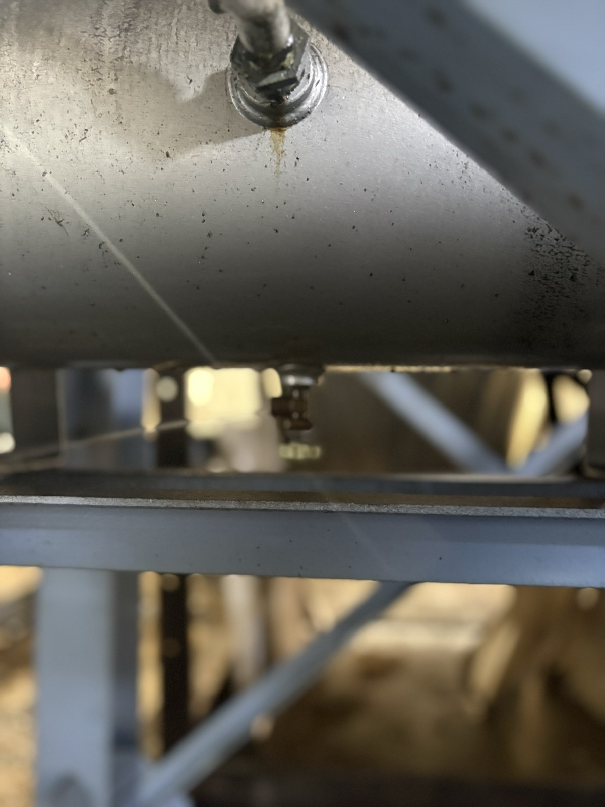 エアー配管水抜き作業