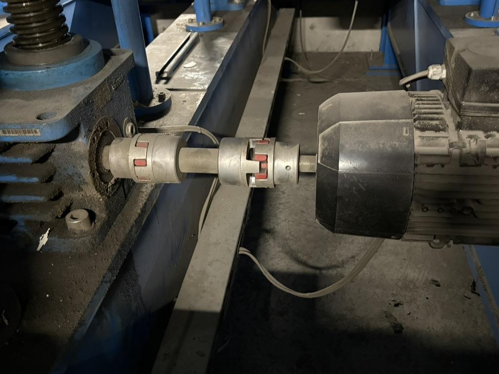 モーターカップリング緩み調整作業