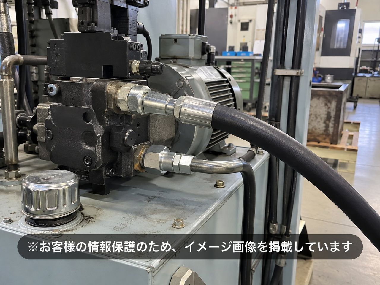 油圧ホース外れによる油漏れ修理